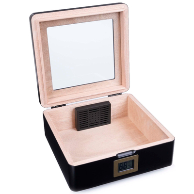 Хьюмидор Lubinski на 30 сигар со стеклом, Черный лак Q244