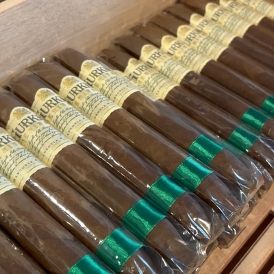 Подарочный набор Подарочный набор сигар Gurkha Heritage Kingsman Figurado Natural Humidor 